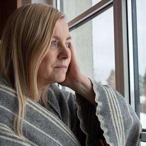 mujer en periodo de transición a la menopausia 